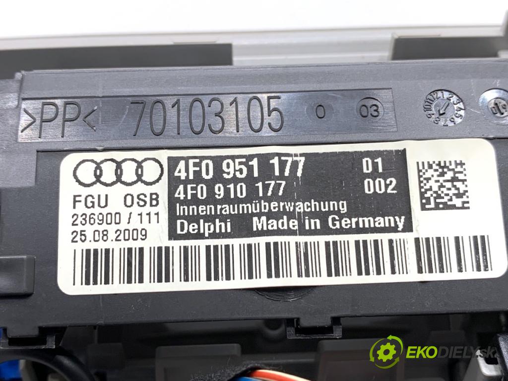 AUDI Q7 4L SUV 2009 176 kW 3.0 TDI quattro 2967 světlo stropní 4F0951177