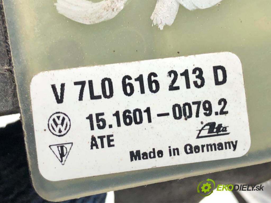 AUDI Q7 4L SUV 2009 176 kW 3.0 TDI quattro 2967 snímač ÚROVEŇ: XENON přední část levý 7L0616213D