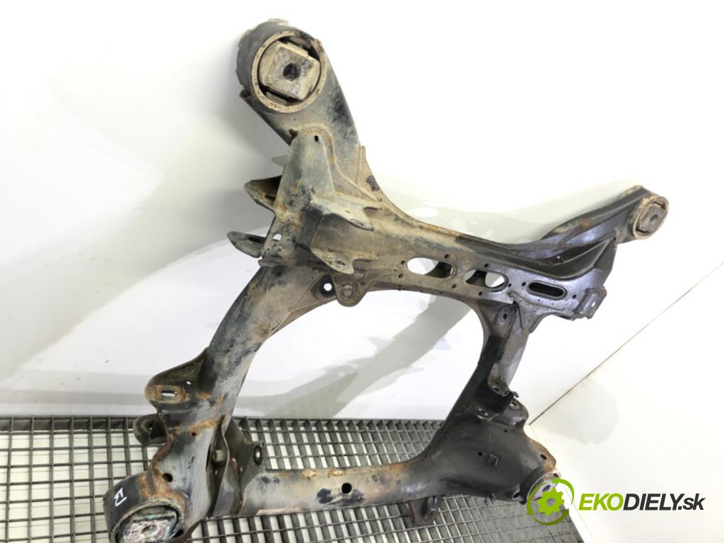 AUDI Q7 4L SUV 2009 176 kW 3.0 TDI quattro 2967 výztuha pod motor 7L0400025 (Přední výztuha)