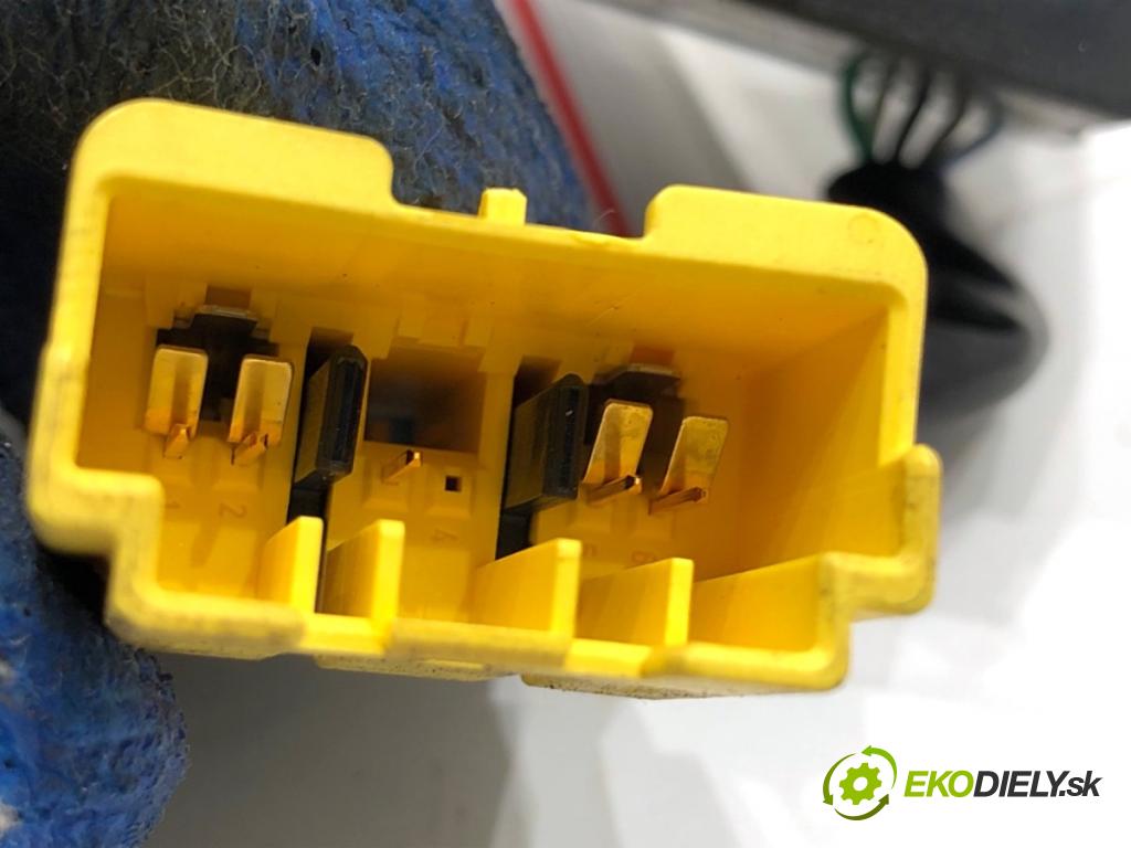 RENAULT LAGUNA III Kombi 2009 110 kW 2.0 dCi (KT01, KT08, KT09, KT0K, KT12, KT1D, KT1W) 1995 kroužek slimák airbag  (Airbag)