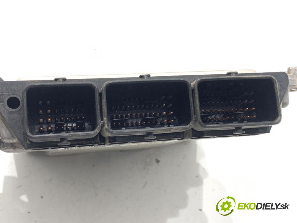 RENAULT LAGUNA III Kombi 2009 110 kW 2.0 dCi (KT01, KT08, KT09, KT0K, KT12, KT1D, KT1W) 1995 riadiaca jednotka Motor 8200726880 0281015781 (Riadiaca jednotka)