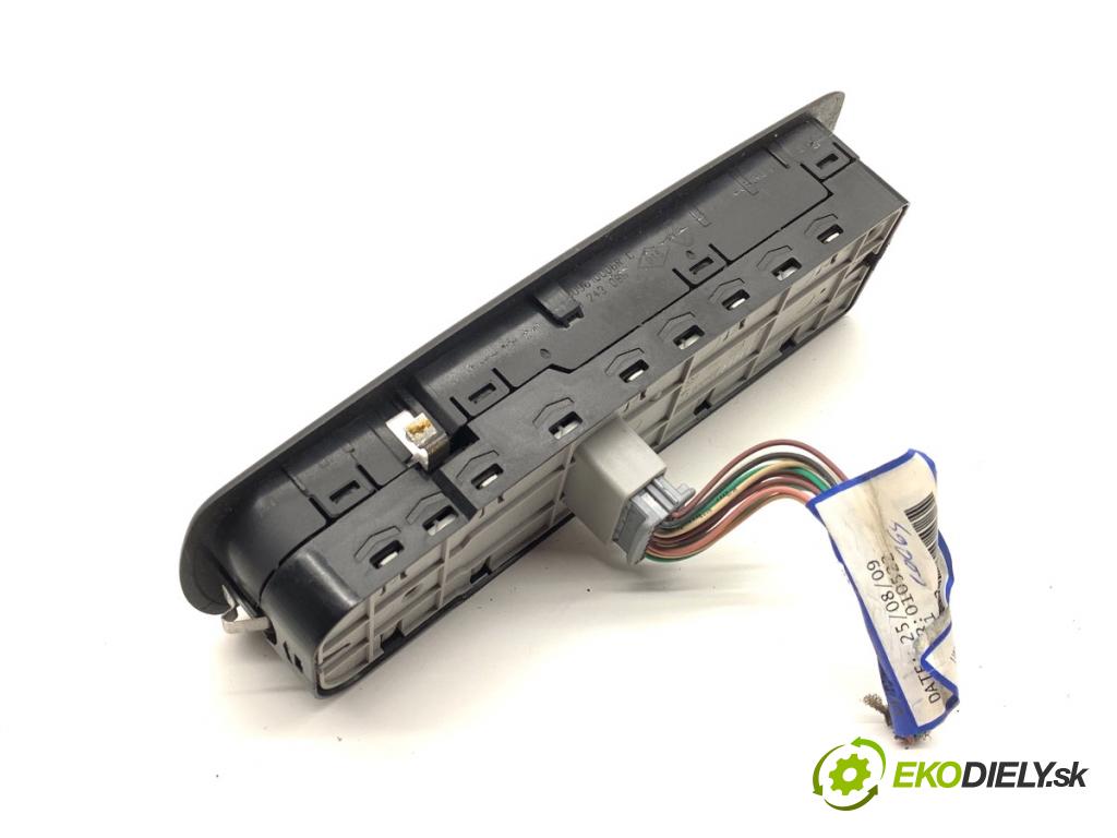 RENAULT LAGUNA III Kombi 2009 110 kW 2.0 dCi (KT01, KT08, KT09, KT0K, KT12, KT1D, KT1W) 1995 Prepínač okien 809610006R (Prepínacie páčky pod volantom)