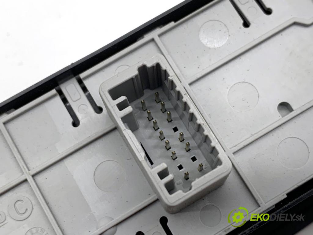 RENAULT LAGUNA III Kombi 2009 110 kW 2.0 dCi (KT01, KT08, KT09, KT0K, KT12, KT1D, KT1W) 1995 Prepínač okien 809610006R (Prepínacie páčky pod volantom)