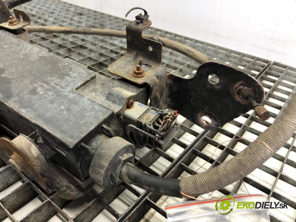 RENAULT LAGUNA III Kombi 2009 110 kW 2.0 dCi (KT01, KT08, KT09, KT0K, KT12, KT1D, KT1W) 1995 BRZDA: ručný elektrický (Ručná brzda)