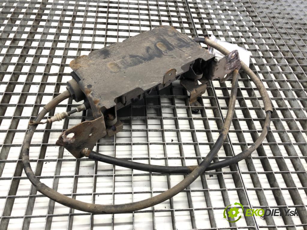 RENAULT LAGUNA III Kombi 2009 110 kW 2.0 dCi (KT01, KT08, KT09, KT0K, KT12, KT1D, KT1W) 1995 BRZDA: ručný elektrický (Ručná brzda)