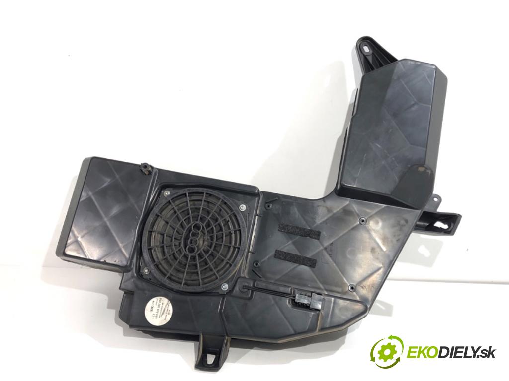 AUDI A4 B6 Kombi 2004 96 kW 1.9 TDI 1896 subwoofer 8E903538203S (Audio zařízení)