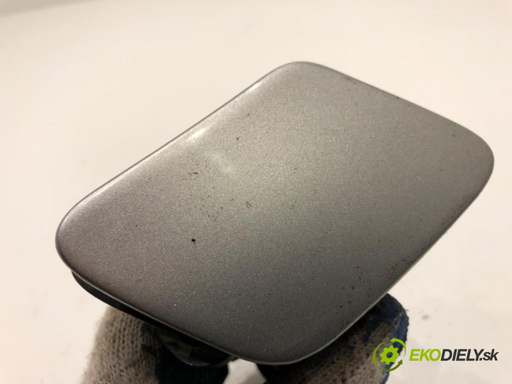 AUDI A4 B6 Kombi 2004 96 kW 1.9 TDI 1896 ostrekovača svetla pravy predný