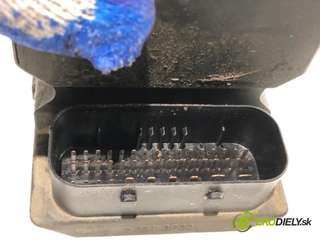 AUDI A4 B6 Kombi 2004 96 kW 1.9 TDI 1896 Pumpa ABS 0265950011 (Pumpa ABS)