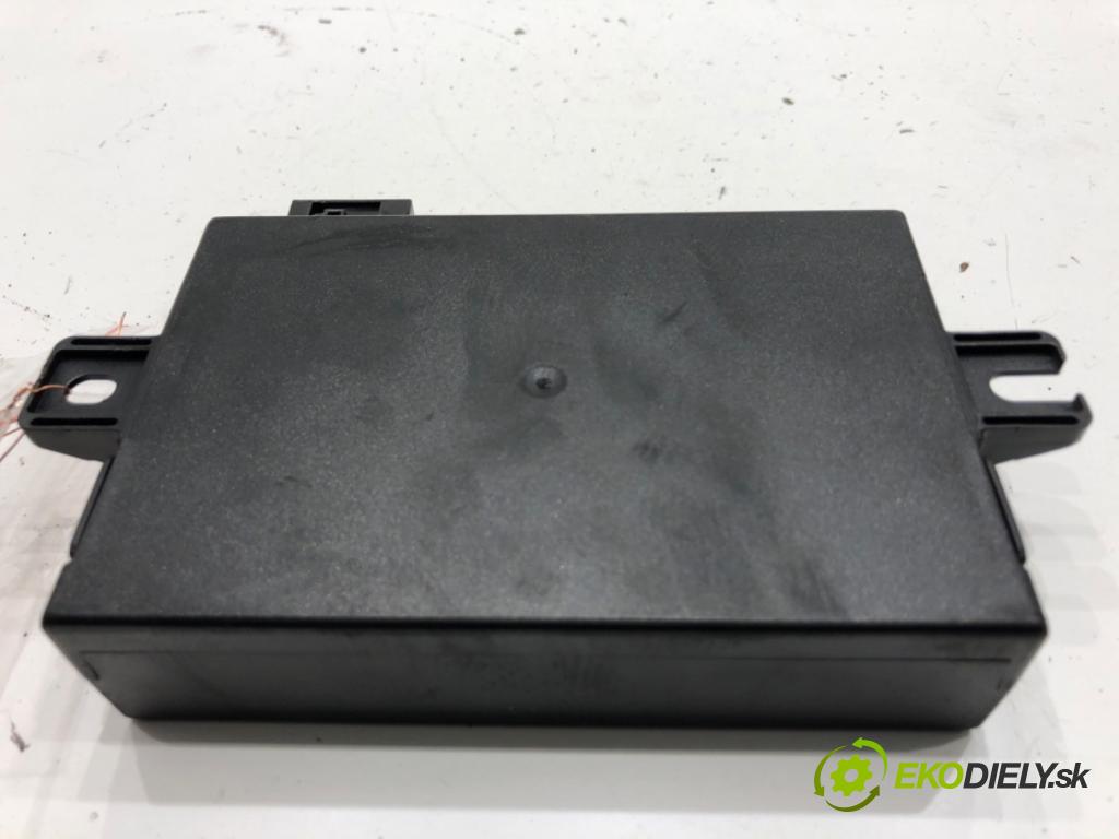 AUDI A4 B6 Kombi 2004 96 kW 1.9 TDI 1896 Modul ťažného oka 8E0907383A (Riadiaca jednotka ostatné)