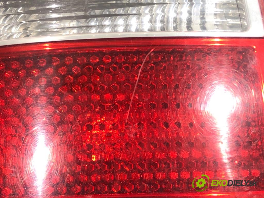 AUDI A4 B6 Kombi 2004 96 kW 1.9 TDI 1896 světlo levý zadní část
