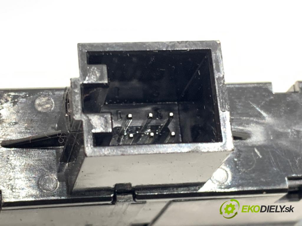 AUDI A6 C6 sedan 2008 103 kW 2.0 TDI 1968 Spínač svetiel výstražných (núdzových) 4F0941509 (Prepínacie páčky pod volantom)