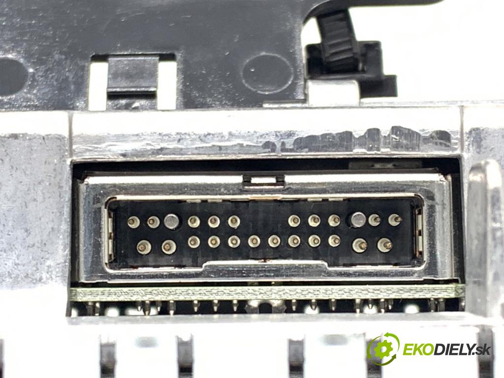 AUDI A6 C6 sedan 2008 103 kW 2.0 TDI 1968 Dislpej 8T0919603C (Prístrojová doska)