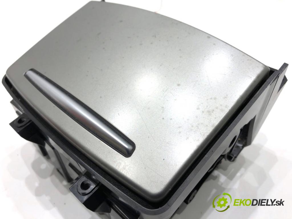 AUDI A6 C6 sedan 2008 103 kW 2.0 TDI 1968 Držiak na nápoje 4F1862533C (Držiak (úchyt) na nápoje)