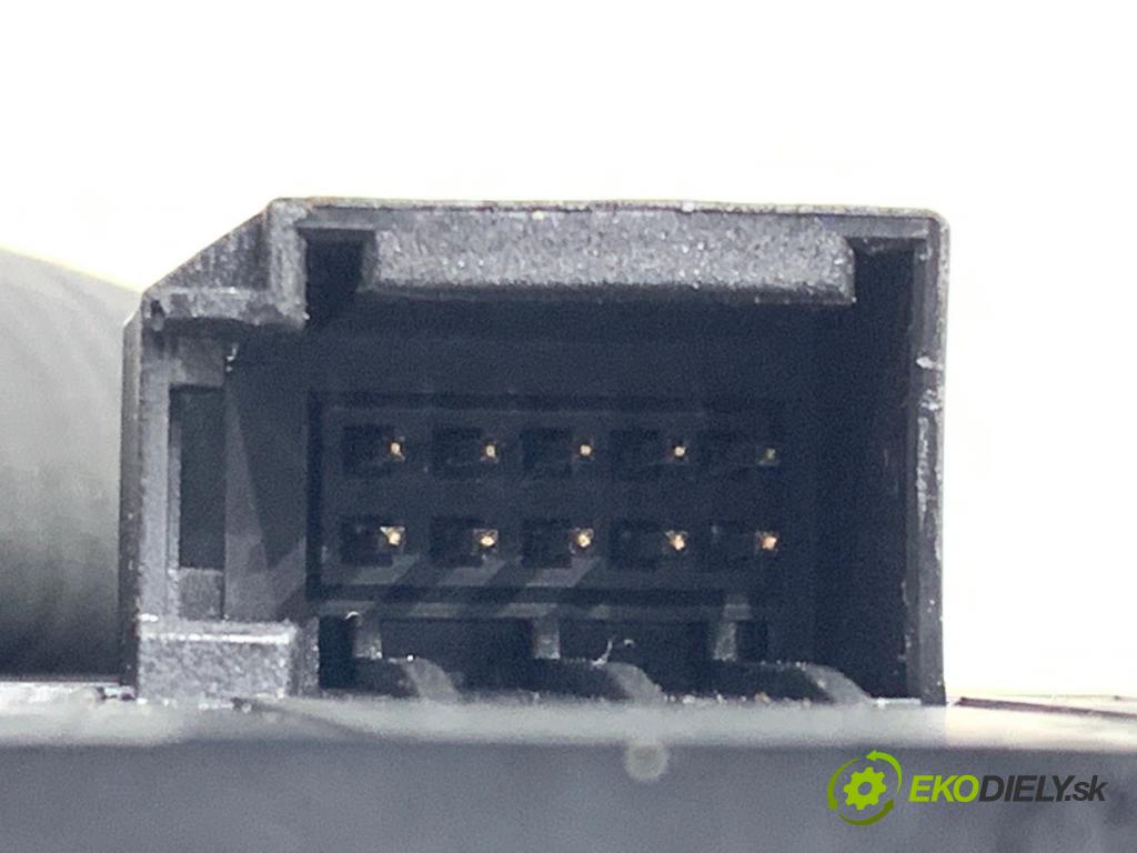 AUDI A6 C6 sedan 2008 103 kW 2.0 TDI 1968 Prepínač okien  (Prepínacie páčky pod volantom)