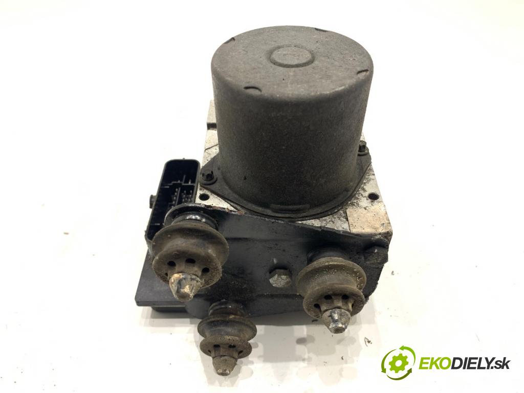 AUDI A4 B8 sedan 2008 105 kW 2.0 TDI 1968 Pumpa ABS 8K0907379P (Pumpa ABS)