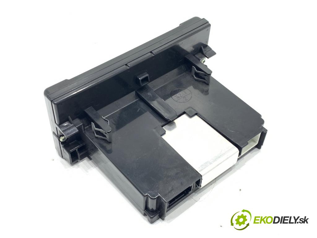 VOLVO V50 Kombi 2005 100 kW 2.0 D 1998 Dislpej 30679647 (Prístrojová doska)