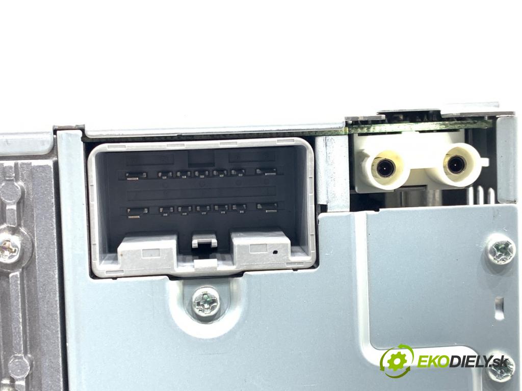 VOLVO V50 Kombi 2005 100 kW 2.0 D 1998 RADIO 30752578 (Audio zariadenie)