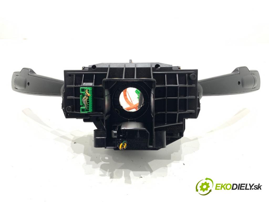 VOLVO V50 Kombi 2005 100 kW 2.0 D 1998 Prepínač kombinovaný P30710341 (Prepínacie páčky pod volantom)