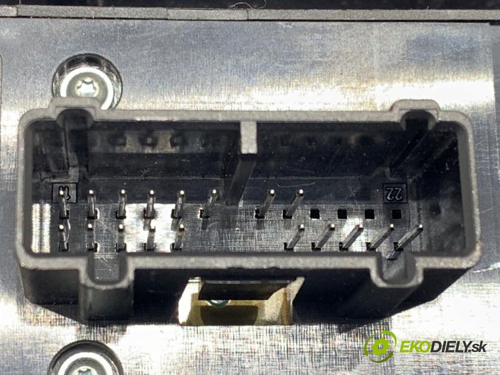 VOLVO V50 Kombi 2005 100 kW 2.0 D 1998 Prepínač okien  (Prepínacie páčky pod volantom)