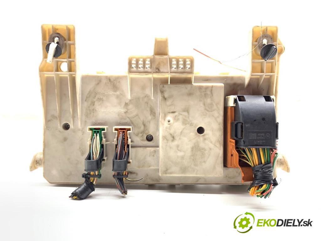 VOLVO V50 Kombi 2005 100 kW 2.0 D 1998 modul BSI 8690722 (Pojistková skříňka)