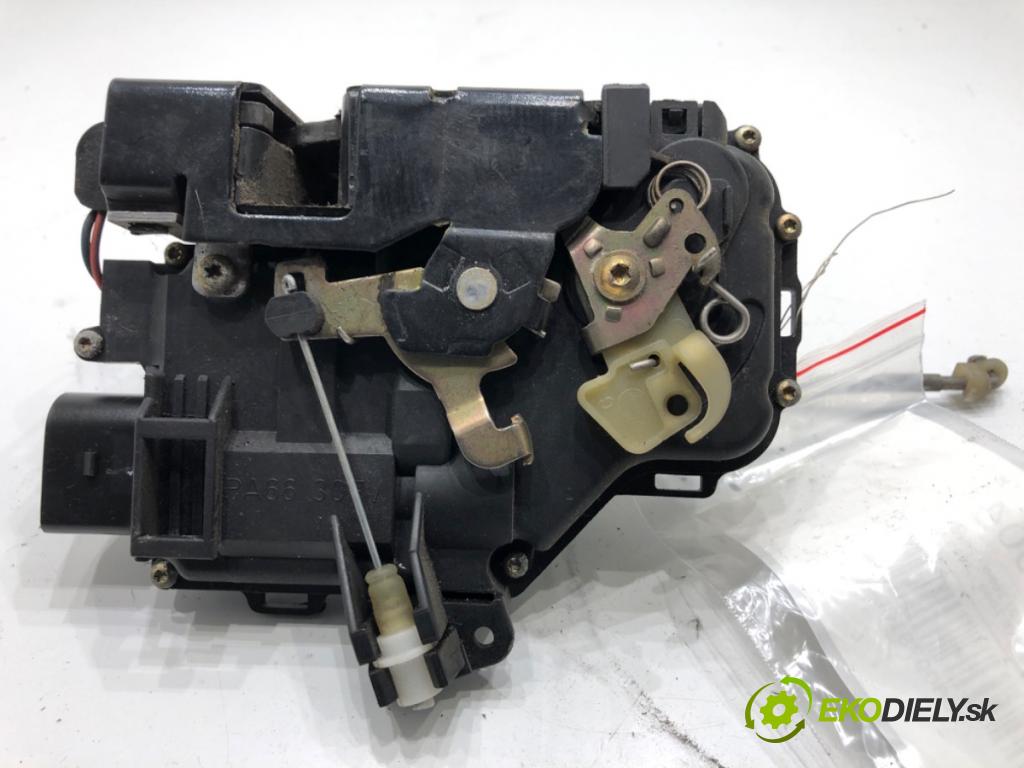 AUDI A2 liftback 2003 55 kW 1.4 TDI 1422 zámok dveře levý přední část 8Z1837015D