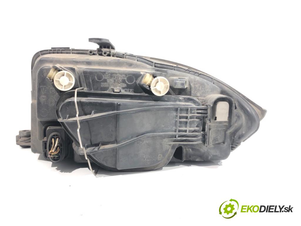 AUDI A2 liftback 2003 55 kW 1.4 TDI 1422 světlomet pravý přední část