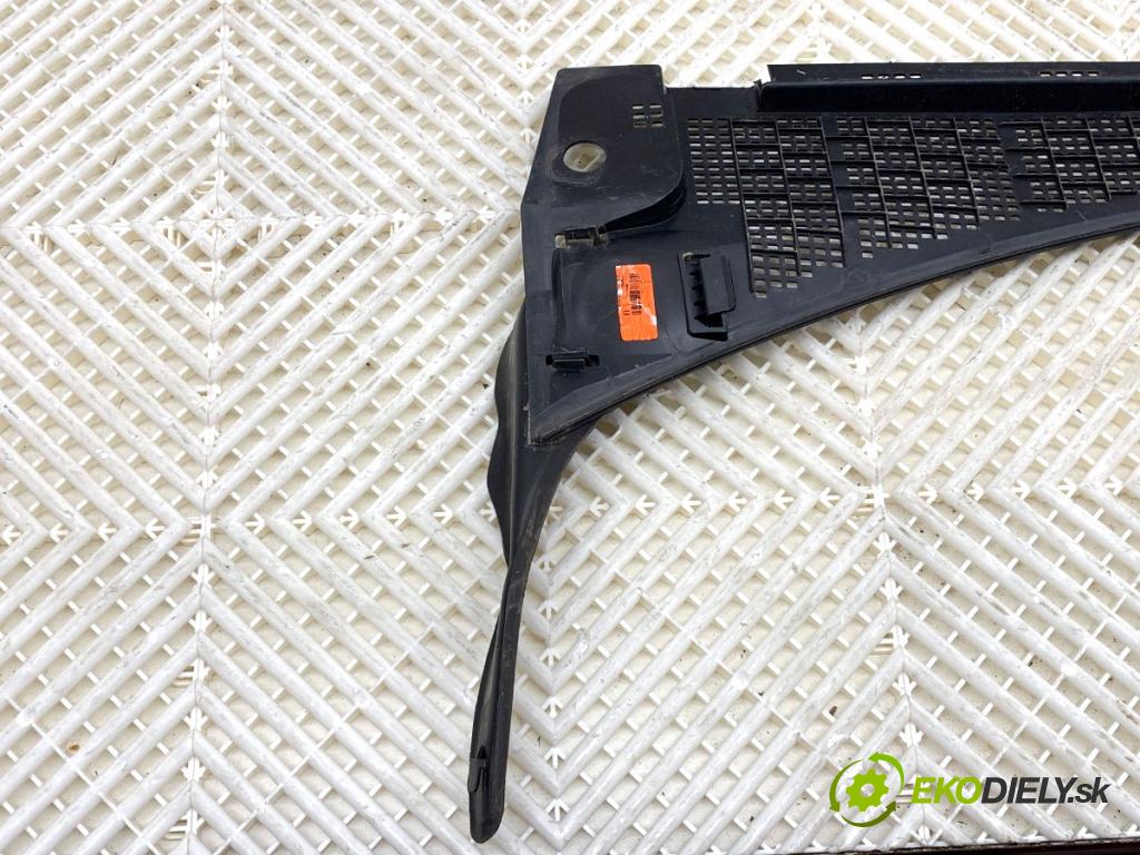 RENAULT MEGANE IV sedan 2019 103 kW 1.3 TCe 140 (LVNB) 1332 torpédo plast pod čelní okno 668118966R (Plast pod čelním sklem)