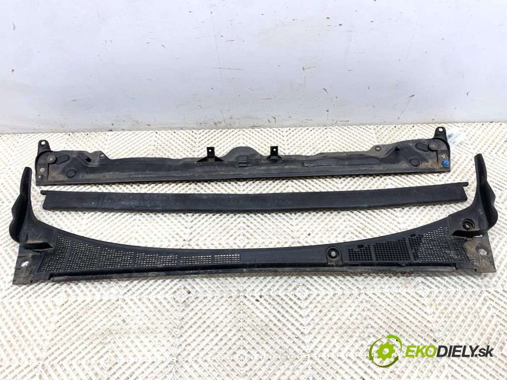 RENAULT MEGANE IV sedan 2019 103 kW 1.3 TCe 140 (LVNB) 1332 torpédo plast pod čelní okno 668118966R (Plast pod čelním sklem)