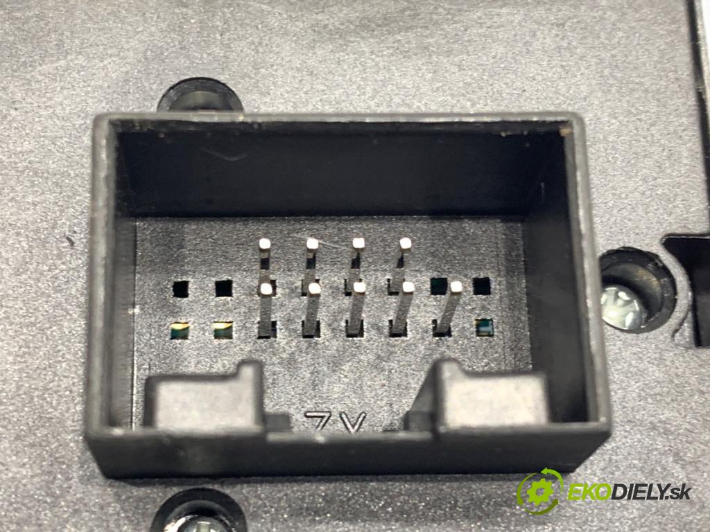 VW GOLF IV liftback 1998 92 kW 1.8 1781 Prepínač okien  (Prepínacie páčky pod volantom)