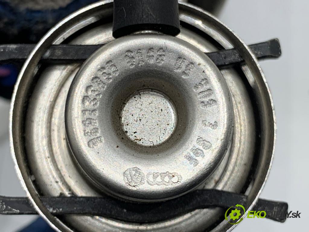 VW GOLF IV liftback 1998 92 kW 1.8 1781 Lišta vstrekovacia  (Vstrekovacia lišta)