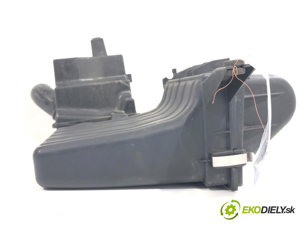 SUZUKI SWIFT III liftback 2007 68 kW 1.3 (RS 413) 1328 Obal filtra vzduchu 63J-A01 (Obal vzduchového filtra)