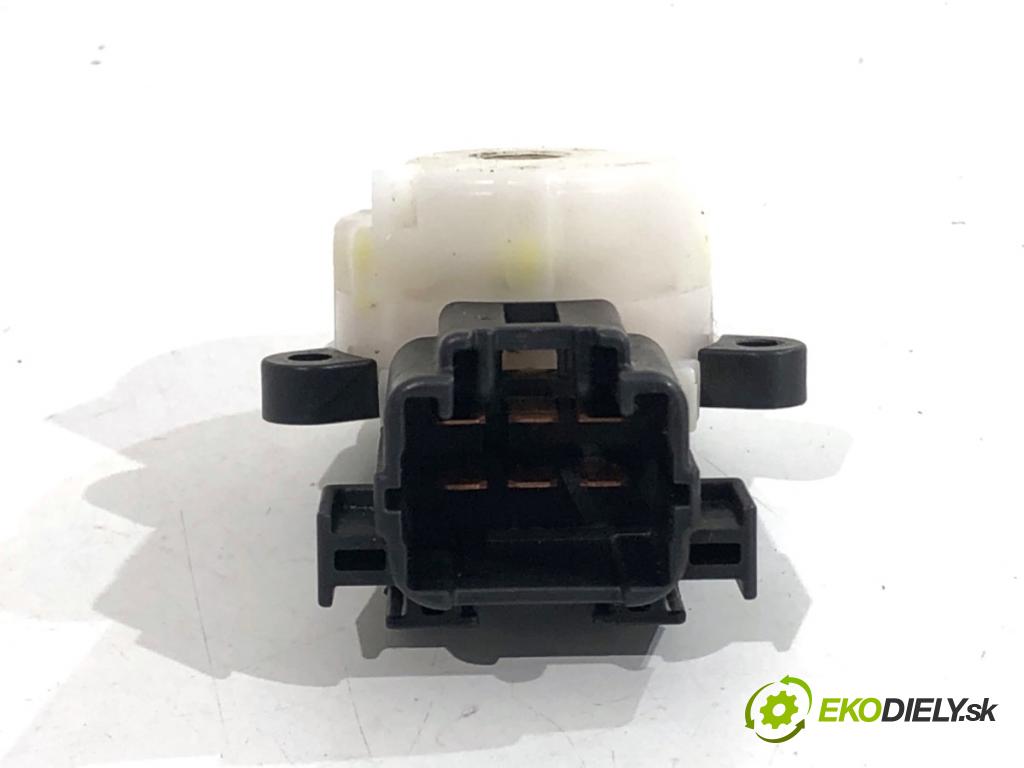 SUZUKI SWIFT III liftback 2007 68 kW 1.3 (RS 413) 1328 Kocka, vložka spínacej skrinky  (Spínacia skrinka)