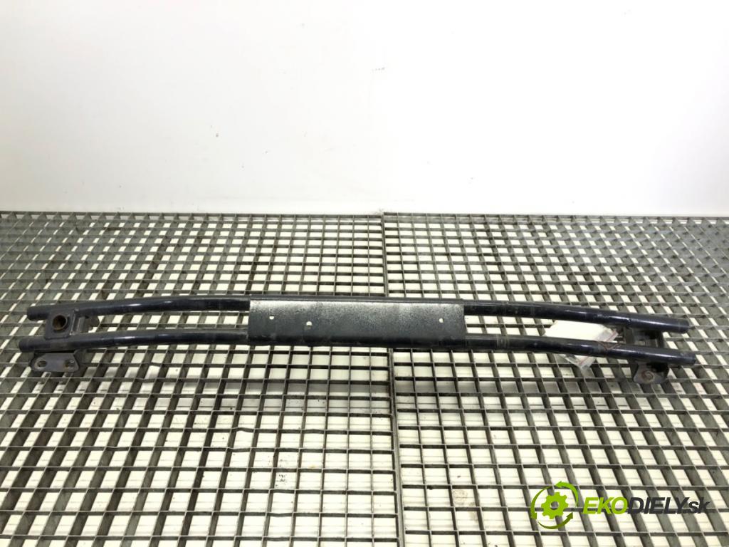 SUZUKI SWIFT III liftback 2007 68 kW 1.3 (RS 413) 1328 výztuha nárazníka přední část  (Přední výztuha)