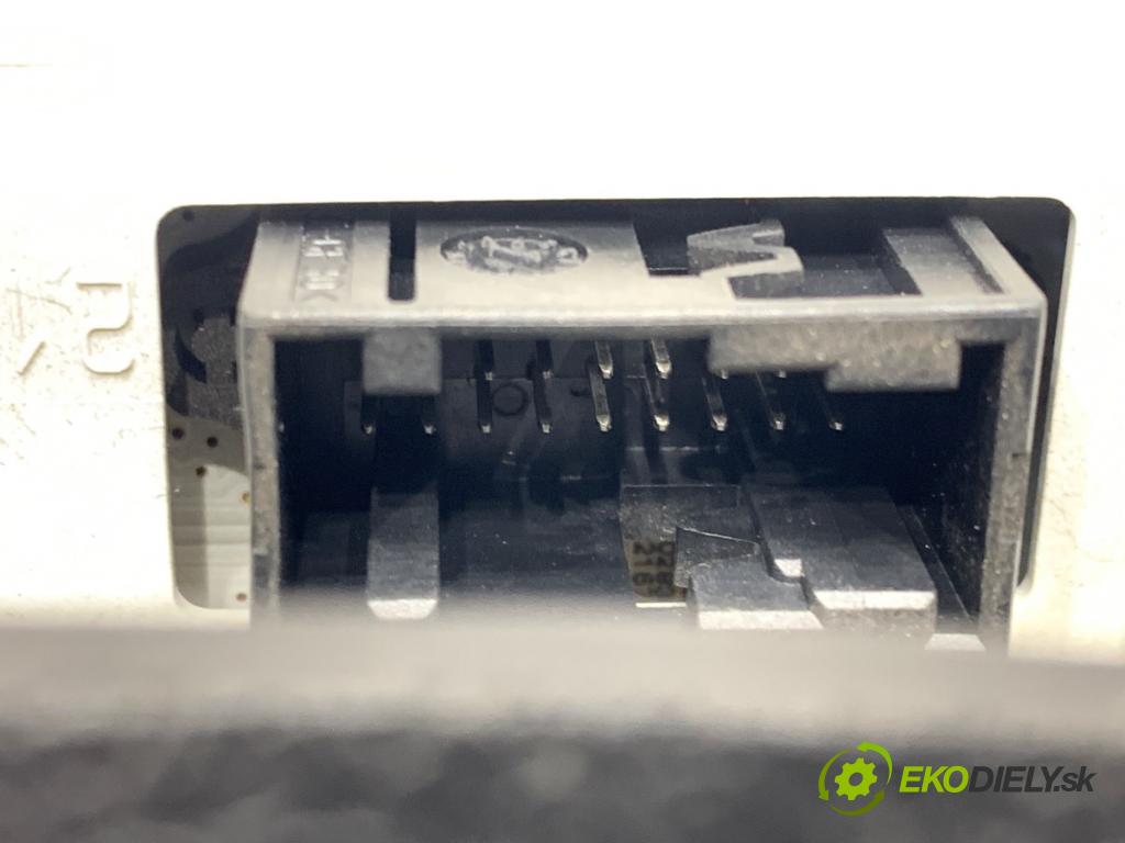 PEUGEOT 307 liftback 2004 80 kW 1.6 16V 1587 Dislpej 9652809977 (Prístrojová doska)