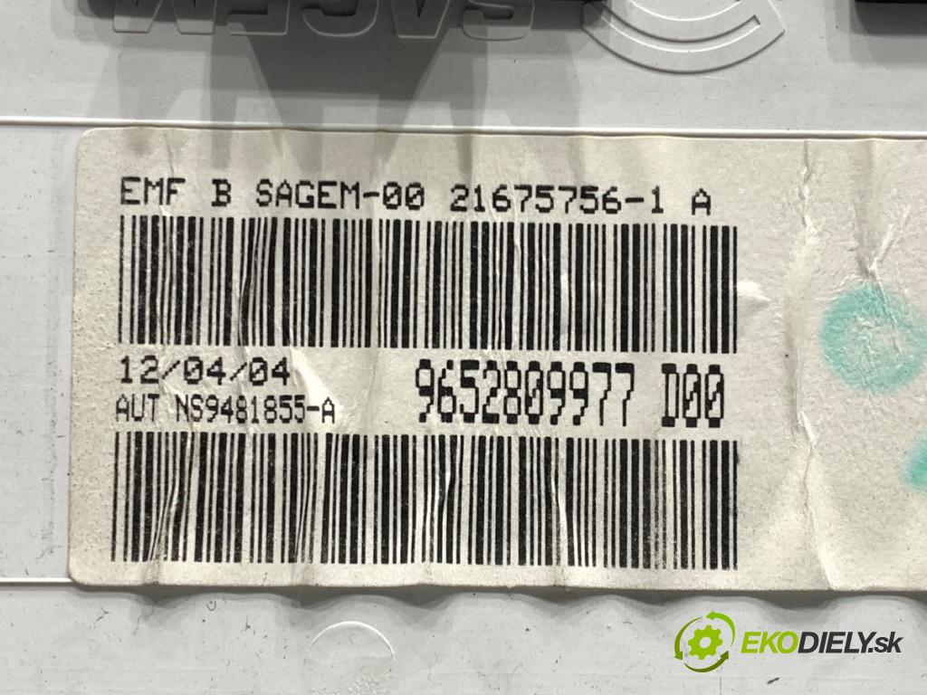 PEUGEOT 307 liftback 2004 80 kW 1.6 16V 1587 Dislpej 9652809977 (Prístrojová doska)