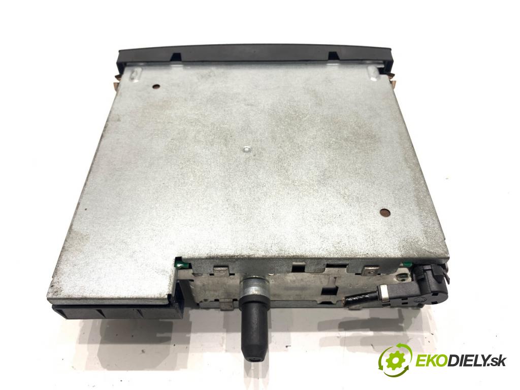 PEUGEOT 307 liftback 2004 80 kW 1.6 16V 1587 RADIO 96545978XT (Audio zariadenie)