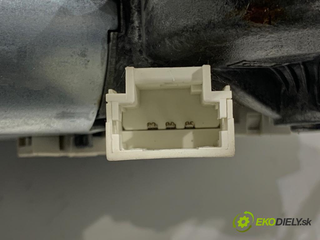 PEUGEOT 307 liftback 2004 80 kW 1.6 16V 1587 motor stěračů zadní část 9640961380