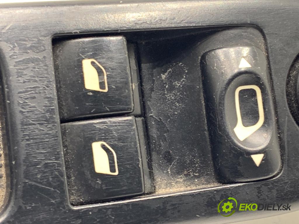 PEUGEOT 307 liftback 2004 80 kW 1.6 16V 1587 Prepínač okien 96351622XT (Prepínacie páčky pod volantom)