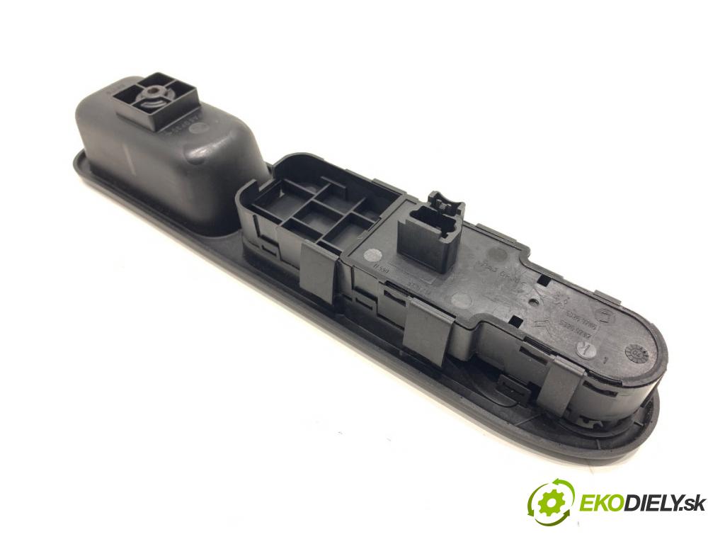 PEUGEOT 307 liftback 2004 80 kW 1.6 16V 1587 Prepínač okien 96351622XT (Prepínacie páčky pod volantom)