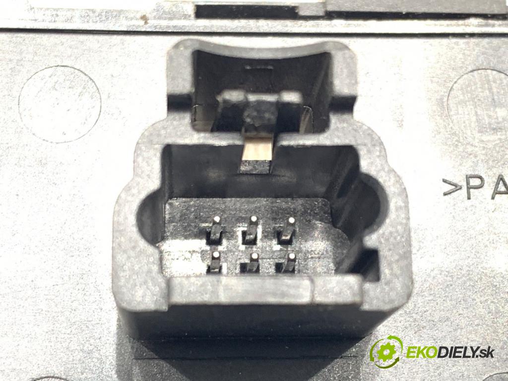 PEUGEOT 307 liftback 2004 80 kW 1.6 16V 1587 Prepínač okien 96351622XT (Prepínacie páčky pod volantom)