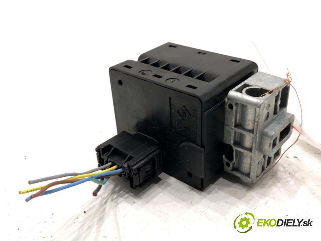 RENAULT MEGANE III kabriolet 2011 96 kW 1.4 TCe (EZ0F, EZ1V) 1397 blokáda volantu 8200604932 (Riadenie ostatné)