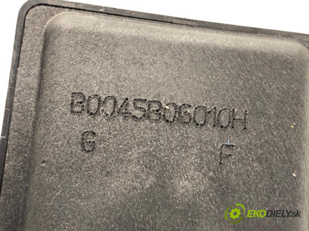 RENAULT MEGANE III kabriolet 2011 96 kW 1.4 TCe (EZ0F, EZ1V) 1397 blokáda volantu 8200604932 (Řízení ostatní)