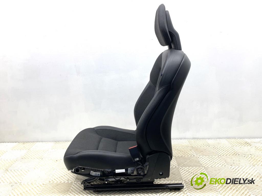 VOLVO V90 II Kombi 2018 110 kW D3 1969 Sedadlo pravy predný