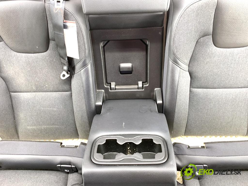 VOLVO V90 II Kombi 2018 110 kW D3 1969 Sedadlo druhý rad