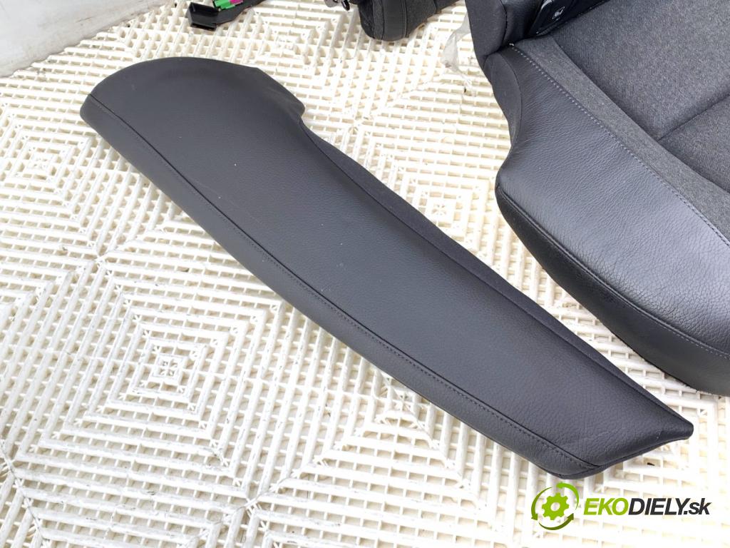 VOLVO V90 II Kombi 2018 110 kW D3 1969 Sedadlo druhý rad