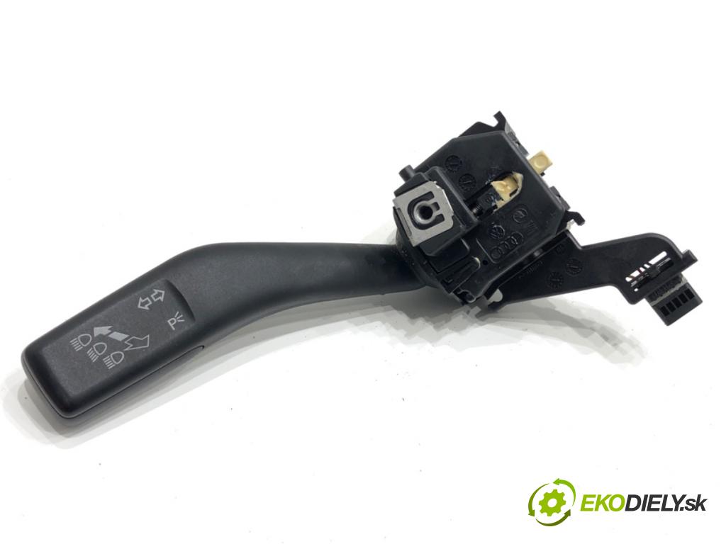 VW GOLF V Kombi 2007 77 kW 1.9 TDI 1896 Prepínač kombinovaný 1K0953519H (Prepínacie páčky pod volantom)
