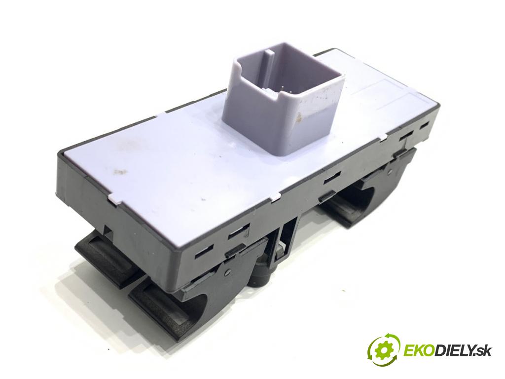 VW GOLF V Kombi 2007 77 kW 1.9 TDI 1896 Prepínač okien  (Prepínacie páčky pod volantom)