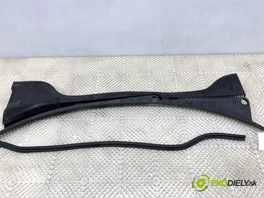 VW GOLF V Kombi 2007 77 kW 1.9 TDI 1896 Torpédo, plast pod čelné okno 1K5819415A (Torpédo (plast pod čelným sklom))