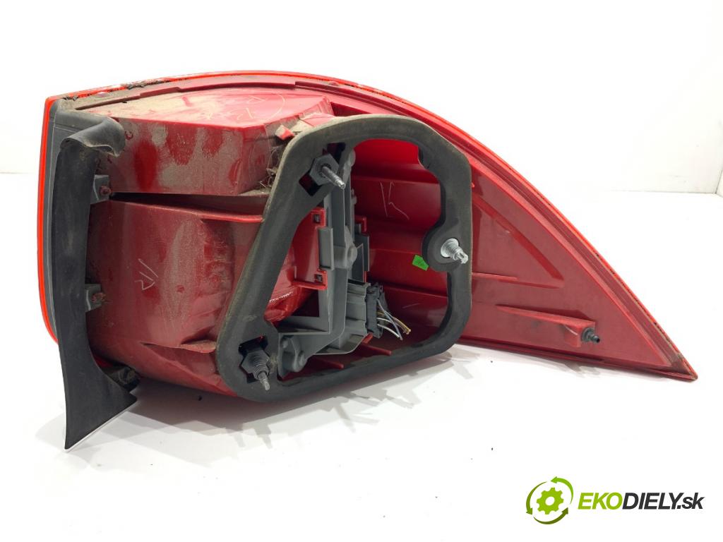 VW GOLF V Kombi 2007 77 kW 1.9 TDI 1896 světlo levý zadní část
