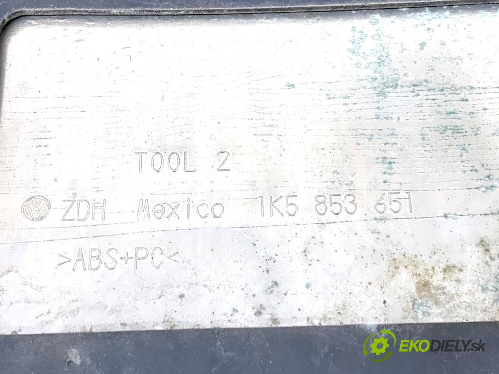VW GOLF V Kombi 2007 77 kW 1.9 TDI 1896 mřížka maska 1K5853653 (Přední mřížka (maska chladiče))